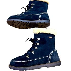 Lamo women's size 8 navy blue suede boot w/ faux fur lining EUC like new
